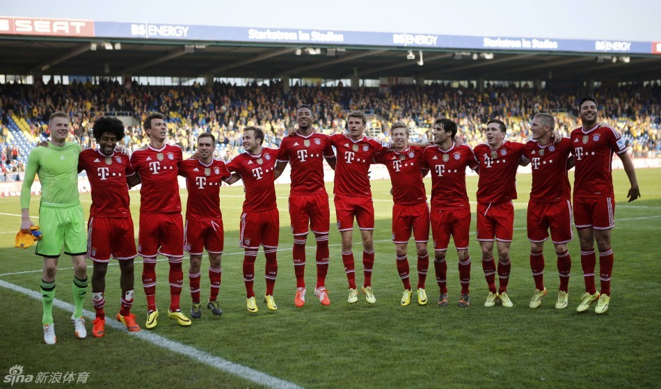 欧文突破防守造成杀伤，制造罚球（欧文强突撕裂防线，搏得罚球机会）