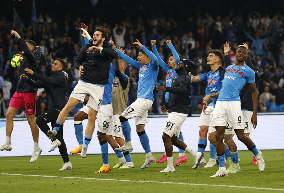 拜仁3比1逆转葡萄牙体育，欧冠小组赛六轮全胜（拜仁3-1逆转葡萄牙体育，欧冠小组六战全胜）