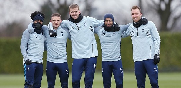 曼联对西汉姆的新布莱恩·姆贝莫罚球判决：裁判的智慧与争议（曼联vs西汉姆：布莱恩·姆贝莫点球判罚，裁判智慧与争议并存）