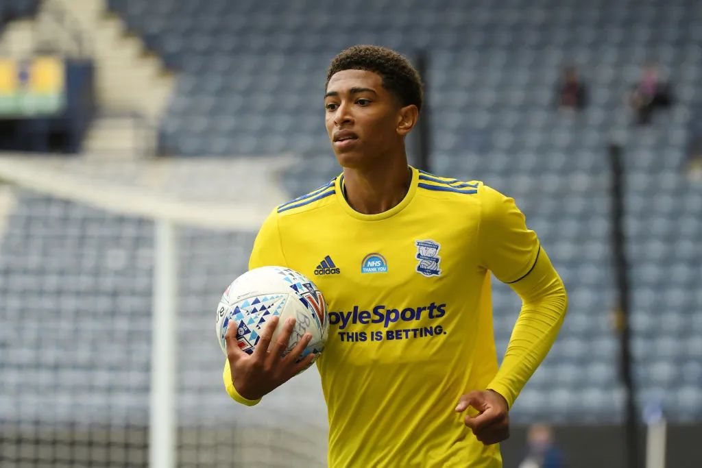 率队夺冠后，梅西蝉联美职联年度MVP（夺冠加身，梅西连续两年荣膺美职联年度MVP）