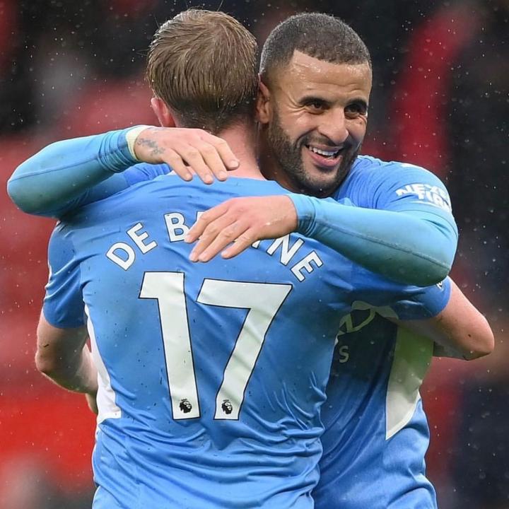 两人传接球，第三人要动 国际米兰这场比赛中有大量的“第三人动” 战术视角（战术视角：国际米兰此役大量运用两人传递引出的第三人跑动）