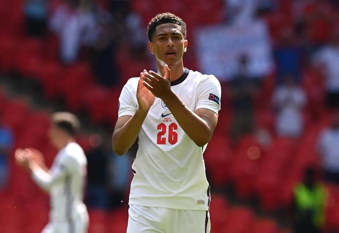 2025／26赛季英超：伊萨克重伤赛季报销，1.45亿的转会到底值不值（英超2025／26：伊萨克重伤提前报销，1.45亿引援是否物有所值？）