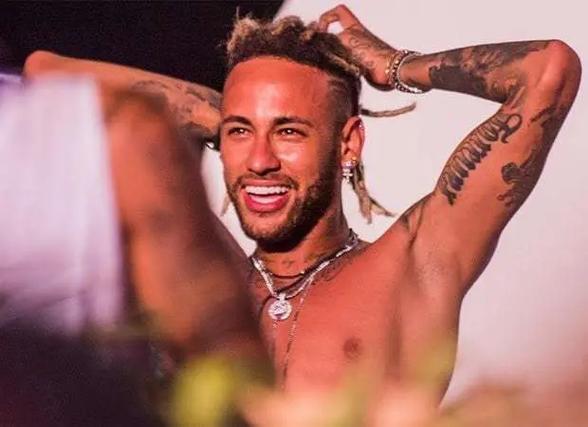 创造历史！弗拉格成为NBA历史上单场助攻上双最年轻的球员