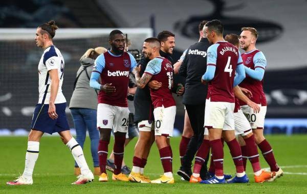 官方：罗梅罗因对利物浦染红后攻击性对抗裁判被英足总指控（英足总指控罗梅罗：对阵利物浦染红后与裁判发生激烈对抗）