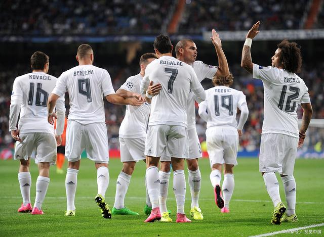 美因茨后卫科尔德甲生涯第9次染红，成德甲历史染红最多球员（美因茨后卫科尔德甲生涯第9张红牌，升至联赛历史染红第一人）