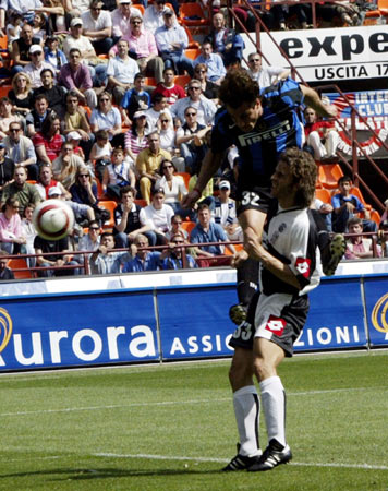 德甲战报：安塞尔米诺、阿德耶米建功，多特2-1勒沃库森（德甲赛况：安塞尔米诺与阿德耶米破门，多特2-1力克勒沃库森）