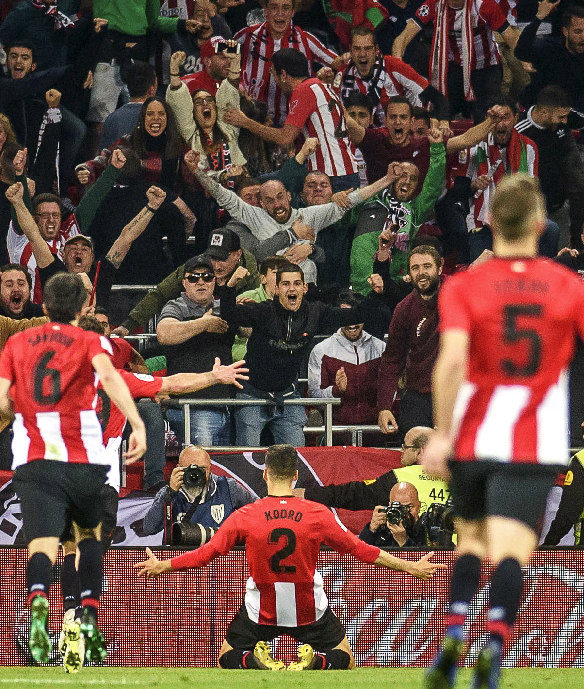 NBA战报：申京28分10板，火箭121-95大胜国王（NBA焦点战：申京砍28+10，火箭121-95轻取国王）