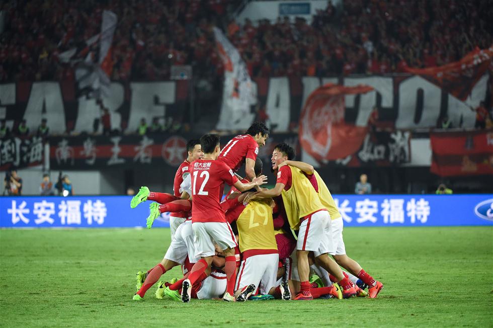 太阳报：利物浦旧将迪乌夫因拒付子女抚养费，正面临入狱风险