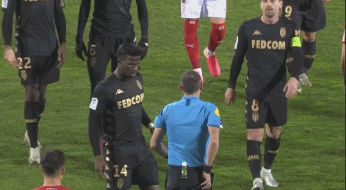 韩联社：以怀孕敲诈勒索孙兴慜的女子被判处四年监禁（韩联社：以怀孕要挟孙兴慜的女子获刑4年）