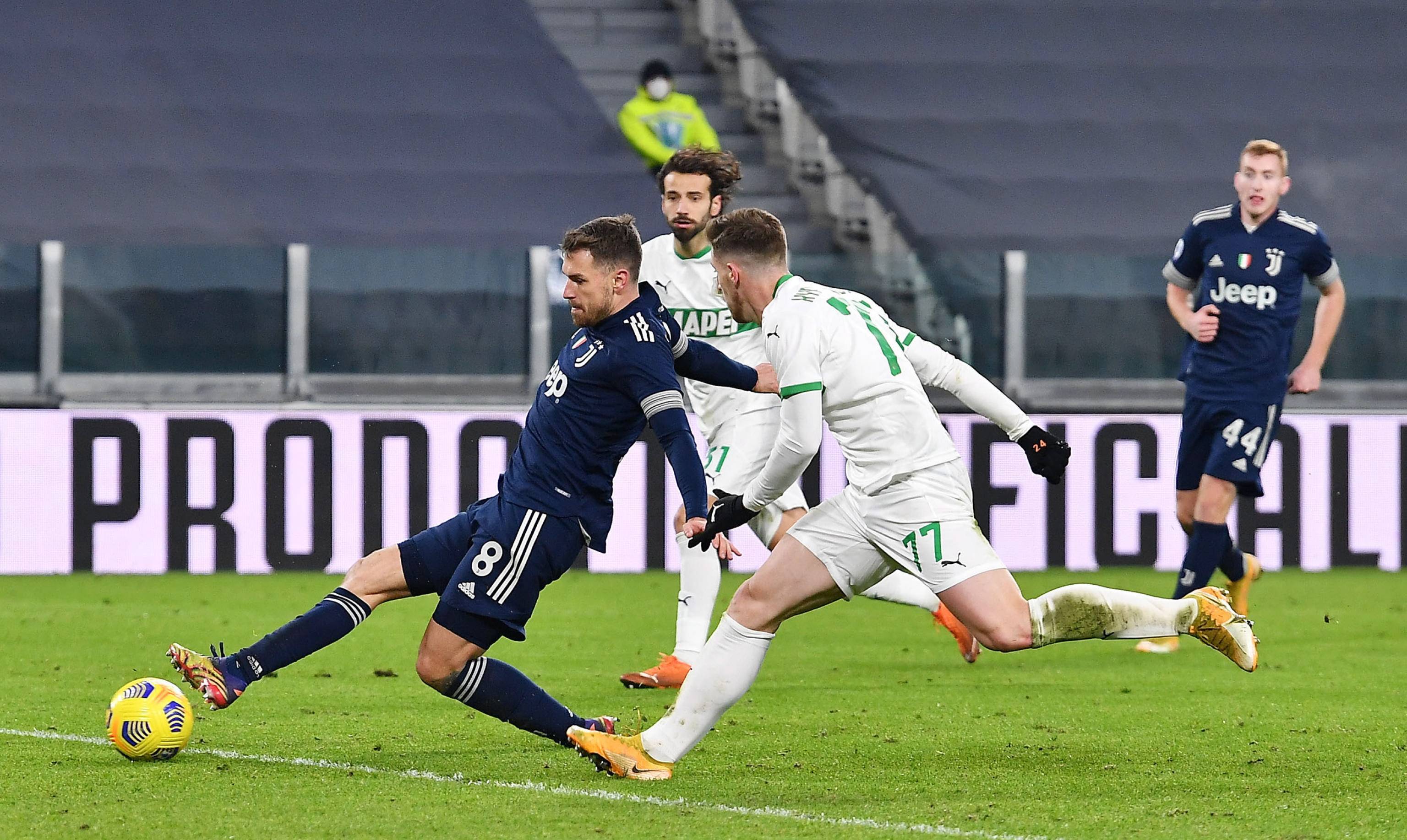 年轻人战胜里尔，自59年欧冠半决赛以来首次欧战击败法国球队（年轻人击败里尔，创1959年欧冠半决赛后欧战首胜法国队）