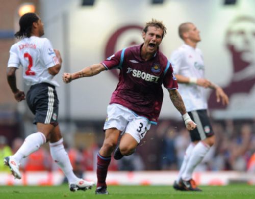 东亚锦U15半场：潘朝伟点射，U15中国1-0韩国U15（东亚U15锦标赛半场：潘朝伟点球破门，中国U15暂1-0领先韩国U15）