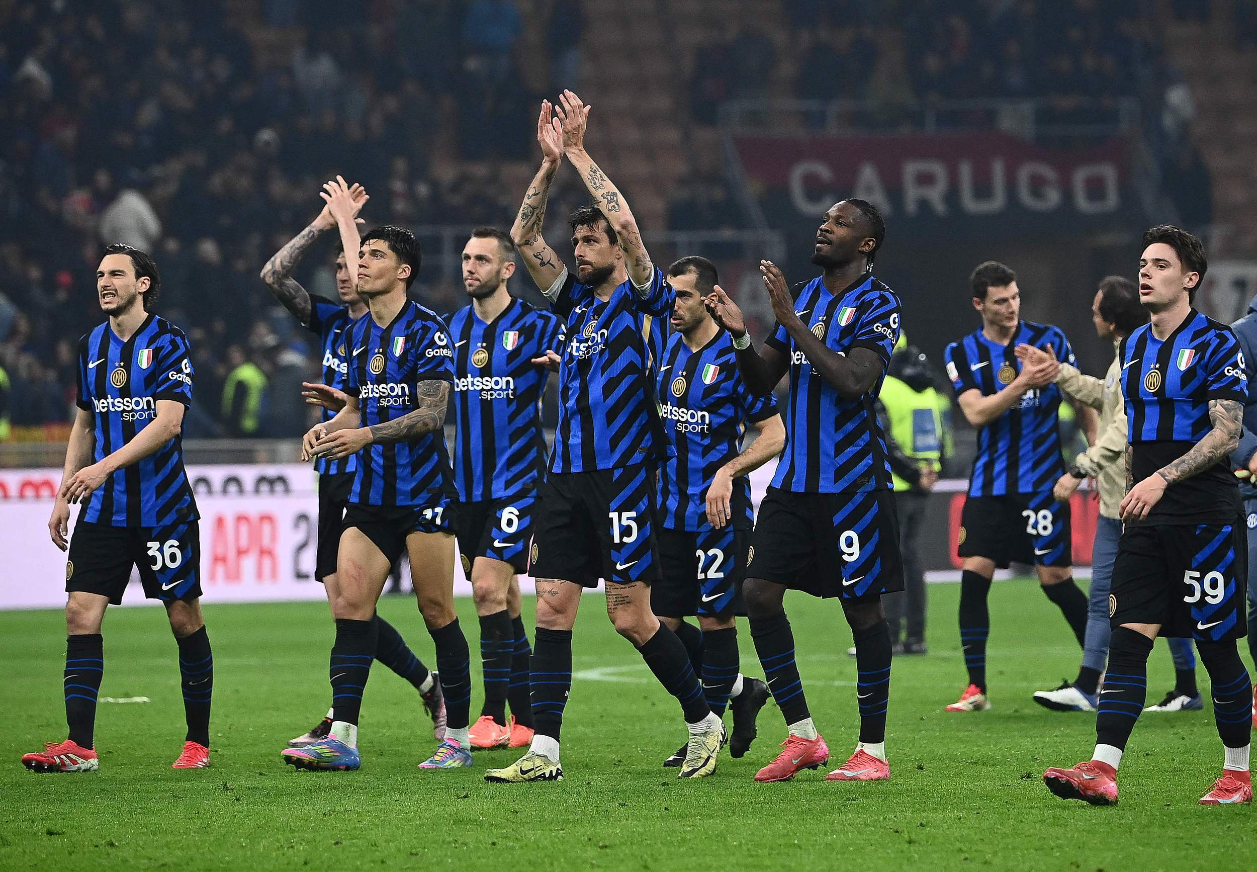 图片报：阿德耶米因非法持有武器被检察院判处罚款45万欧