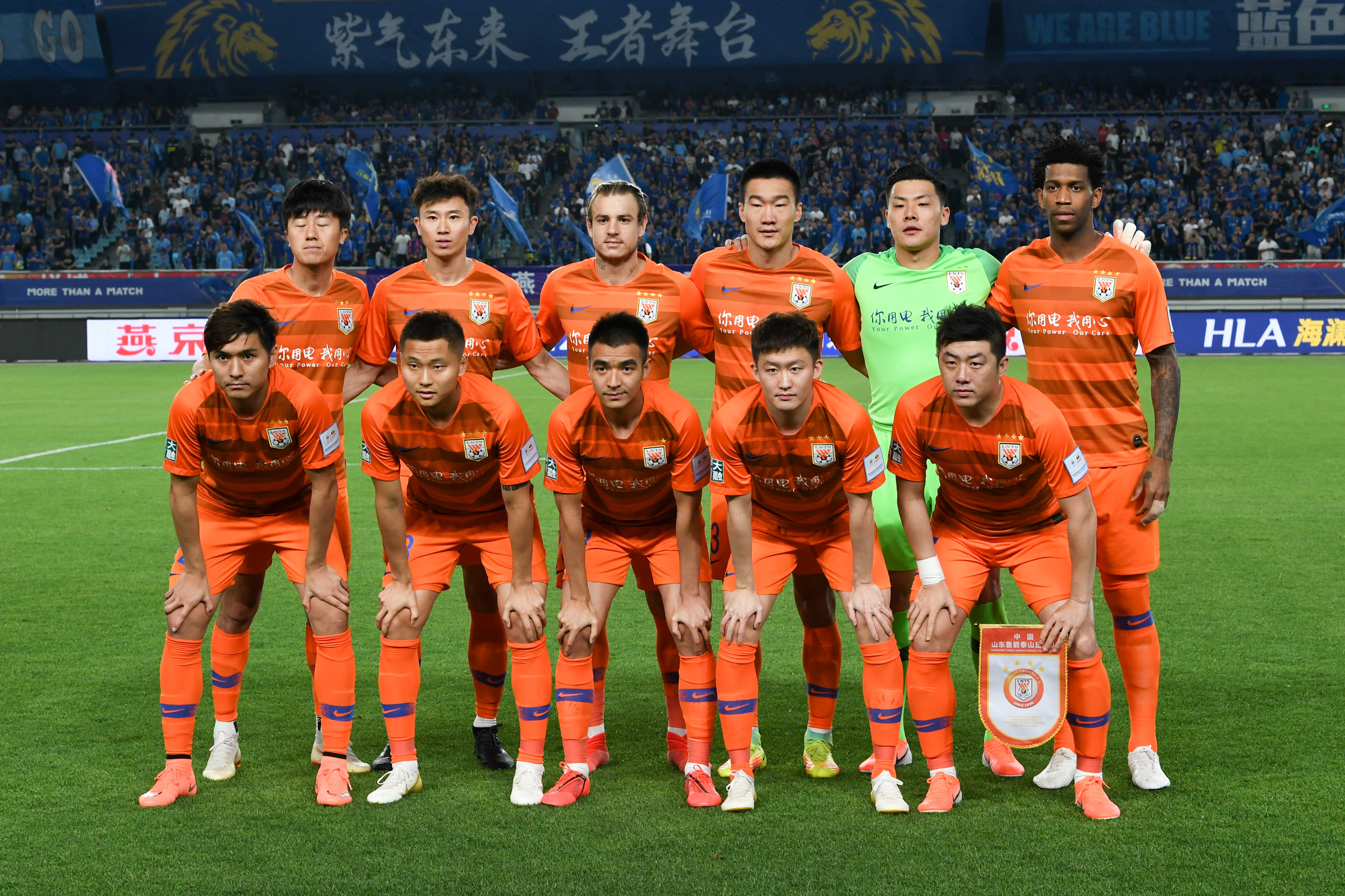 特瓦斯随行西班牙国王访华，向国内推广西甲联赛（随西班牙国王访华，特瓦斯在华推介西甲联赛）