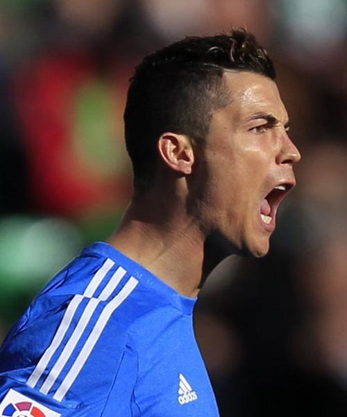 懂球帝足协杯冠军海报：国安是冠军！（懂球帝发布足协杯夺冠海报：国安加冕冠军！）